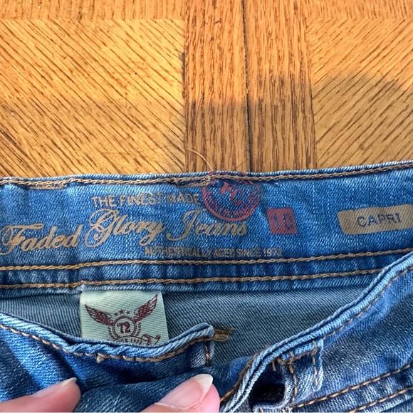 Faded Glory capris - Picture 4 of 4
